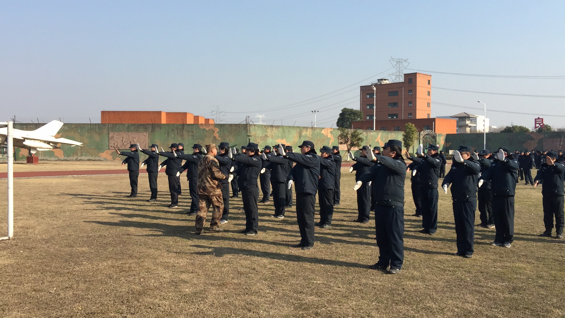 保安公司進行交通指揮員崗前培訓 (2).jpg