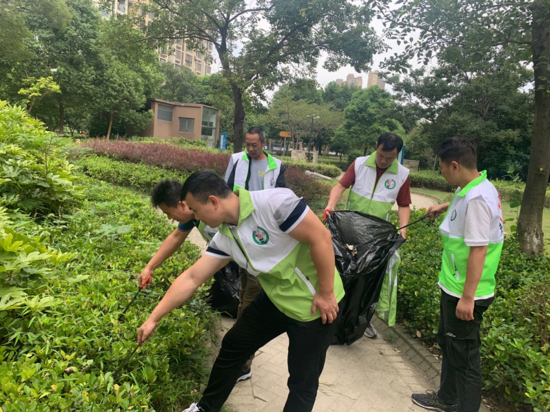 安保公司組織志愿者參加交發集團公共文明日志愿活動.jpg