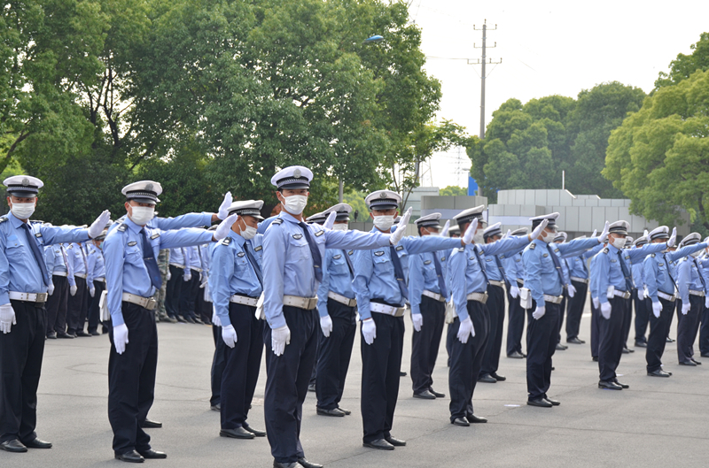 昆山市保安服務(wù)有限公司參加昆山市交警大隊(duì)“正義聯(lián)盟·交通尖兵”啟動(dòng)儀式 (3).JPG